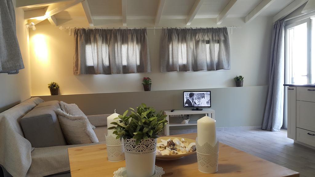 Ifigenia Studios Patitírion Zimmer foto