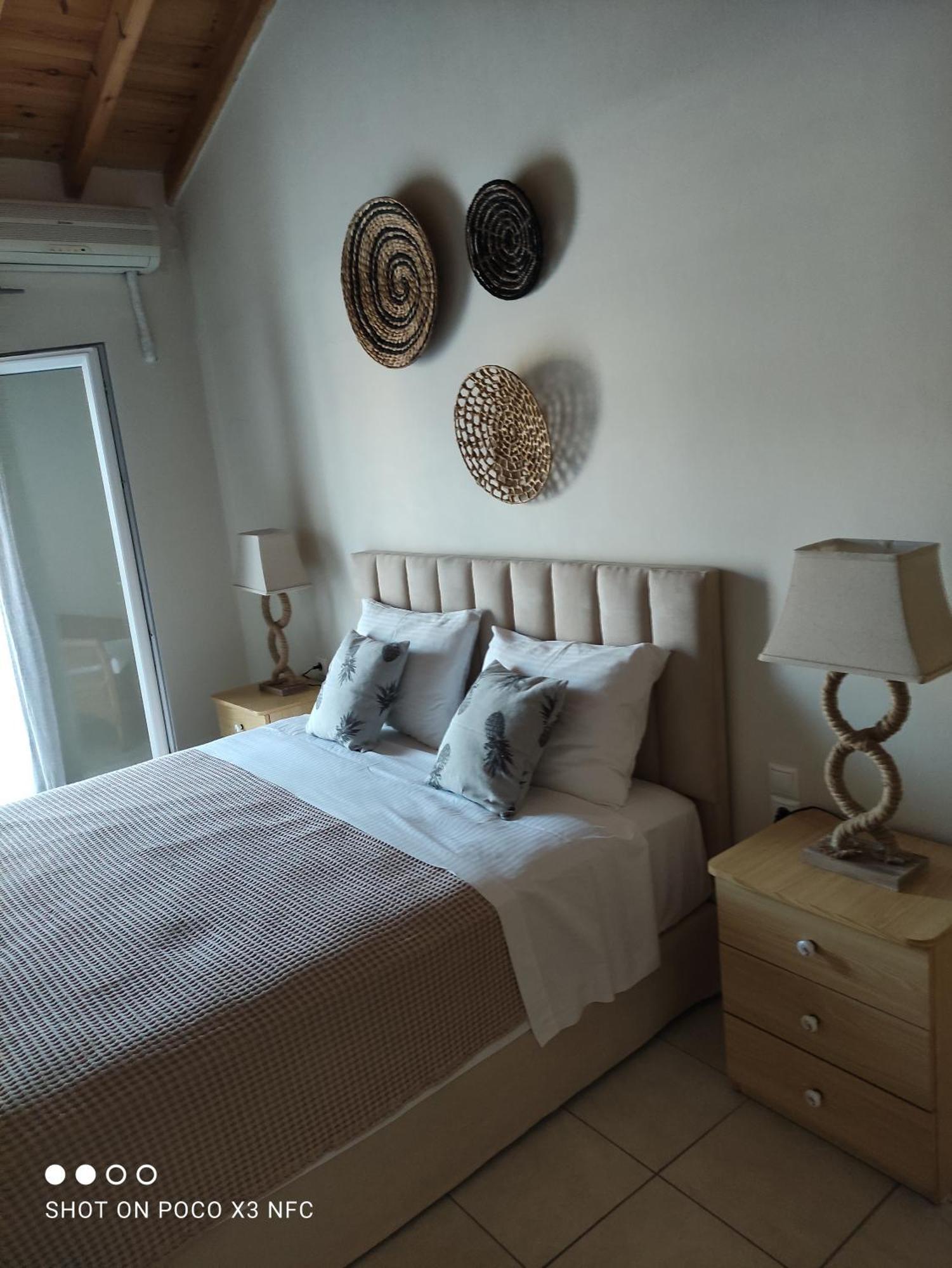 Ifigenia Studios Patitírion Zimmer foto
